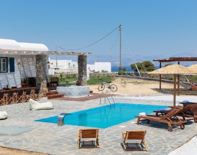 Paros Private Villas Othis with pools and Jacuzzi