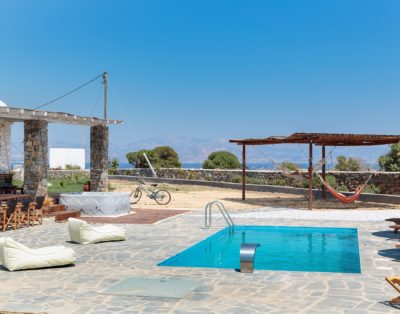 Charming Little Villa Elena in Punda Paros