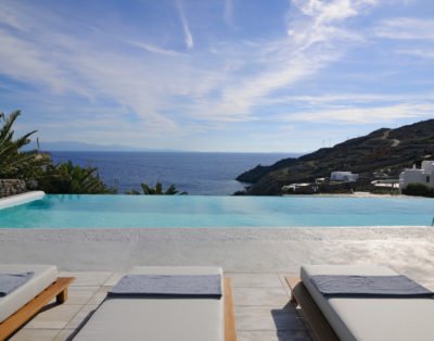 Aleomandra Villa Alea featuring an infinity pool