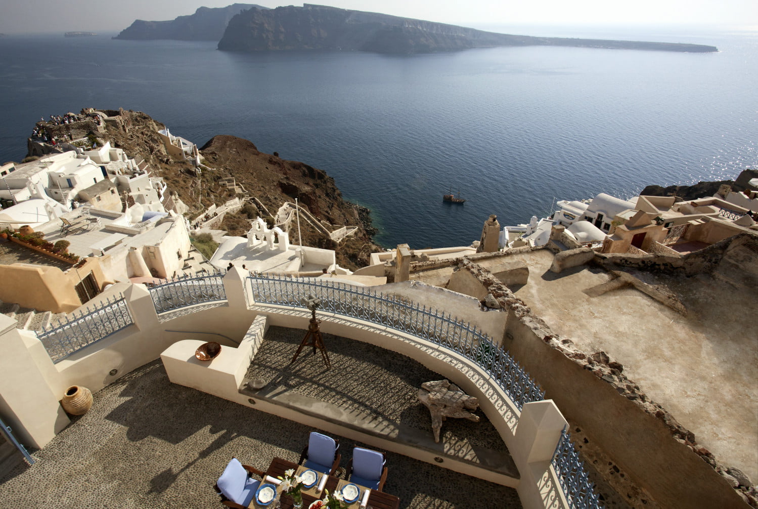 Front yard of the Capitan's Villa in Oia Santorini Greece by RentAGreekVilla
