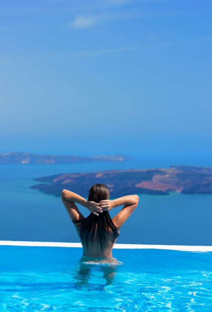 How to choose the best luxury villa in Santorini