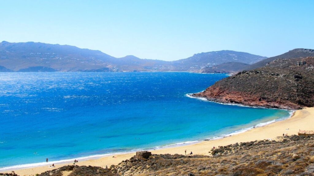 Comparing giants | Mykonos vs Santorini: Whish island offers the best luxury villa holiday experience? | Mykonos attractions