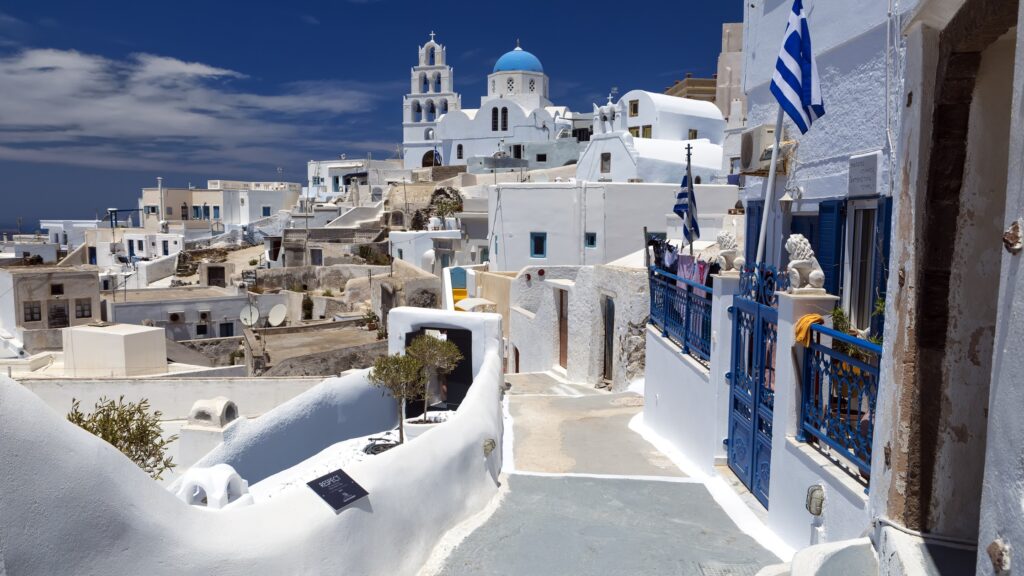 Comparing giants | Mykonos vs Santorini: Whish island offers the best luxury villa holiday experience? | Santorini attractions