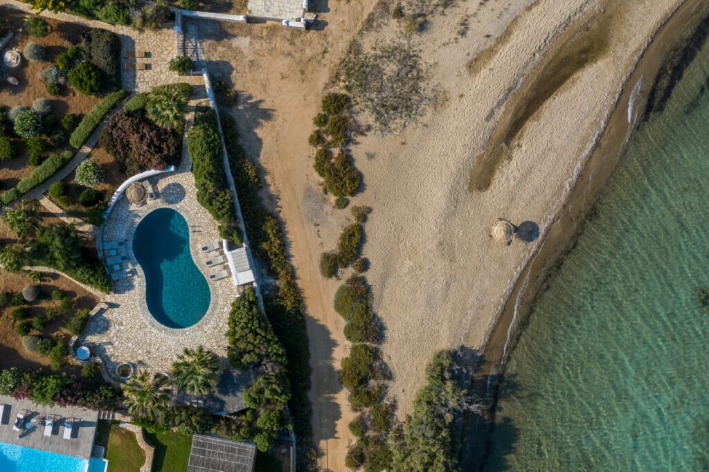 villa-ambrosia-beachfront_luxury_antiparos_rentagreekvilla_2 Aerial view of the luxury beachfront Villa Ambrosia in Antiparos